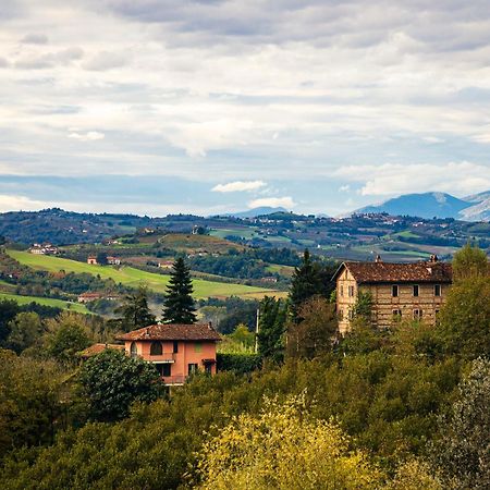 Hotel Charming Barolo Wine Loft Monforte dʼAlba Exterior foto
