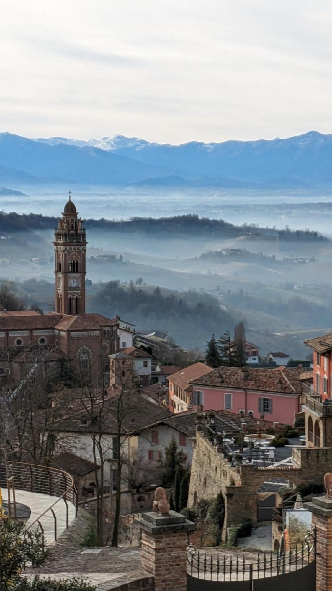 Hotel Charming Barolo Wine Loft Monforte dʼAlba Exterior foto