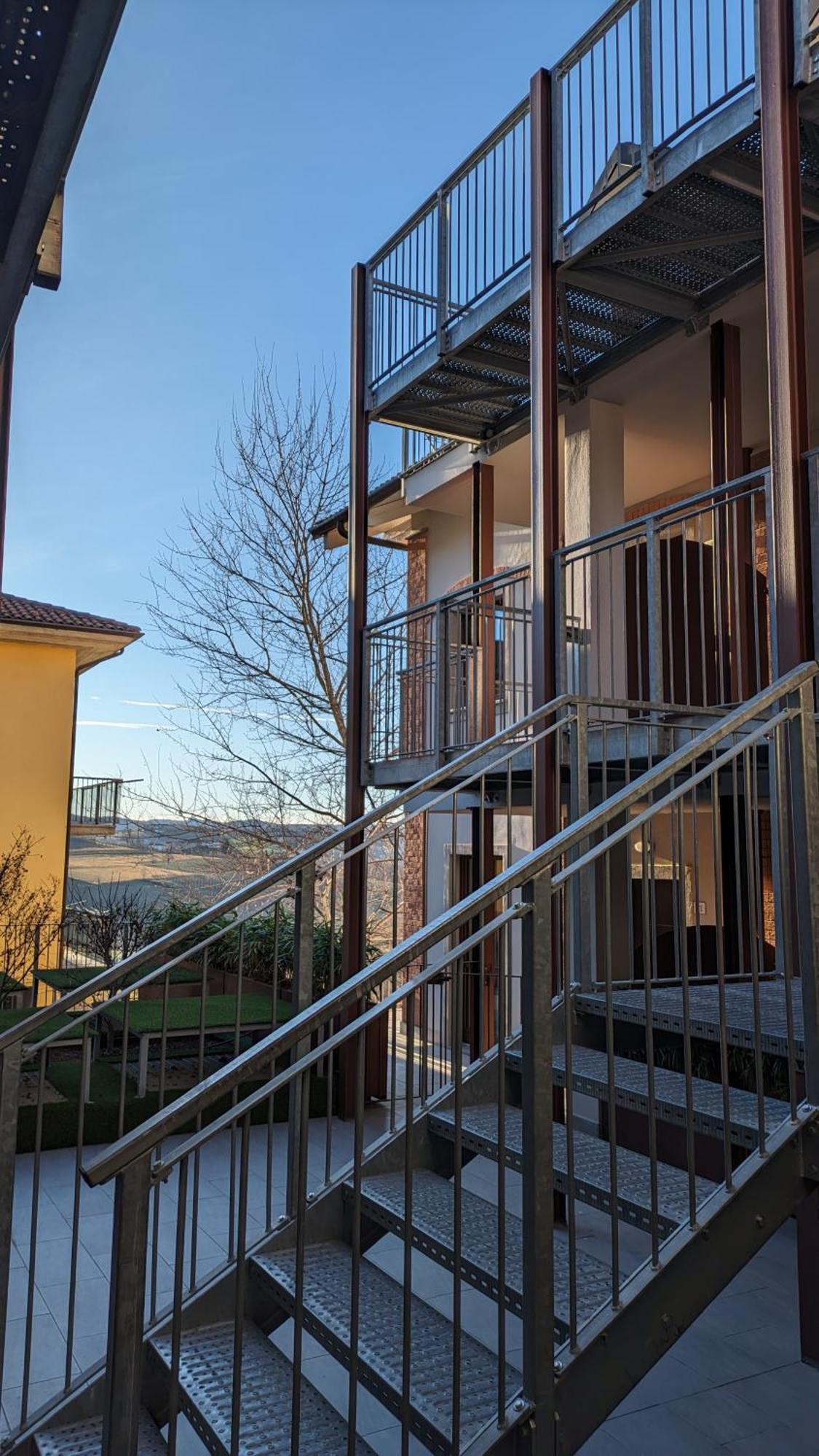 Hotel Charming Barolo Wine Loft Monforte dʼAlba Exterior foto